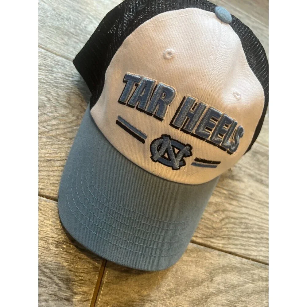 NWOT Capitvating‎ Headgear NC Tar Heels North Carolina Cap UNC Mesh snapback Hat